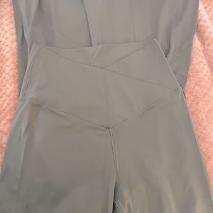 Green aerie flared leggings